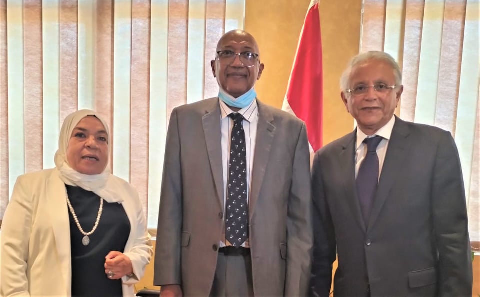 وزير الصحة السوداني يزور شركة ايبيكو للأدوية