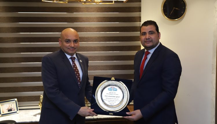 منصة «سوق الدواء» تُكرم الدكتور محمد عثمان