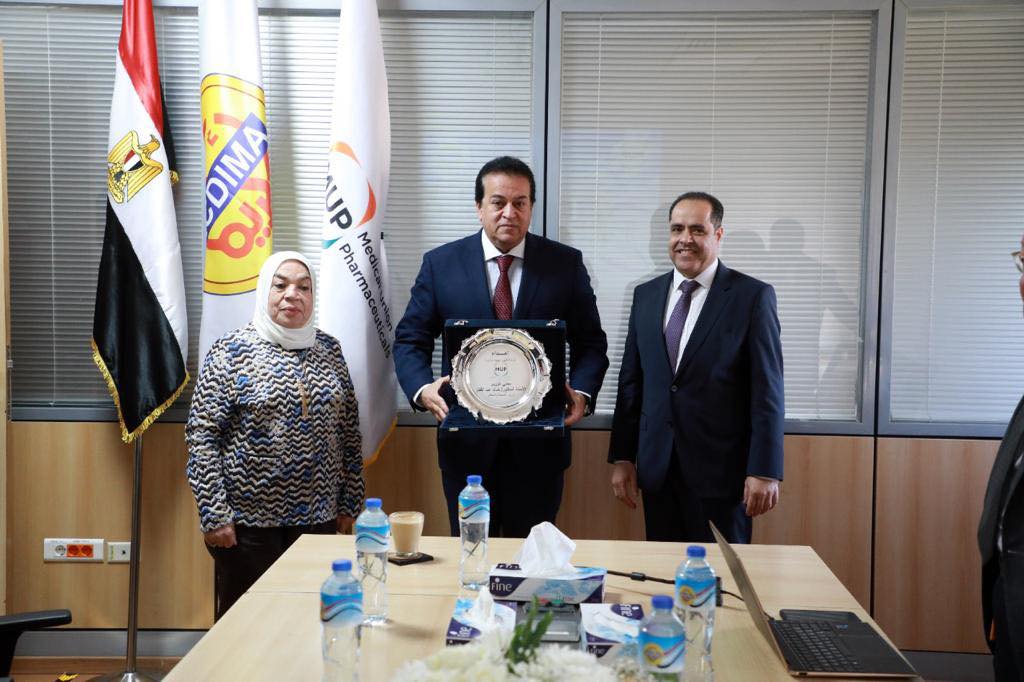 وزير الصحة يتفقد خط الانتاج الجديد لـلأنسولين بمصنع شركة المهن الطبية للأدوية