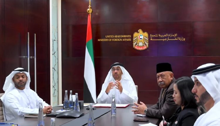 جانب من توقيع الاتفاقية
