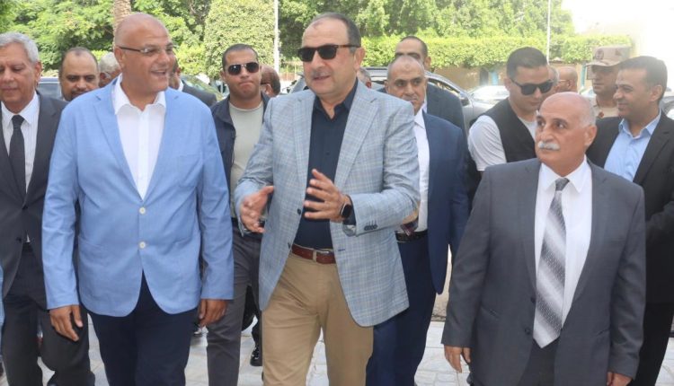 وزير قطاع الأعمال يتفقد شركة النصر للكيماويات الدوائية