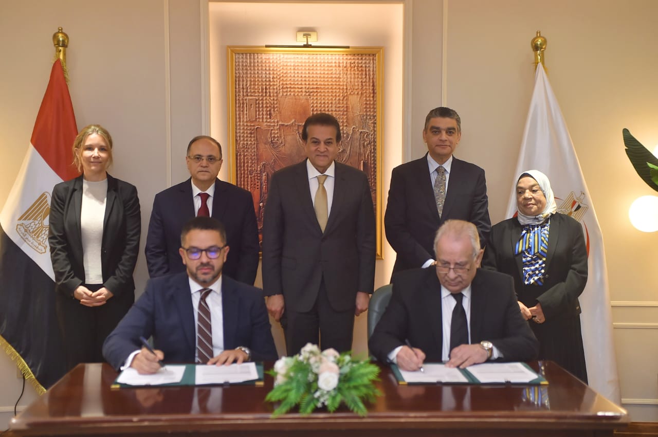 «سيديكو» و«ساندوز» توقعان اتفاقية توطين ونقل تكنولوجيا تصنيع أدوية أورام في مصر