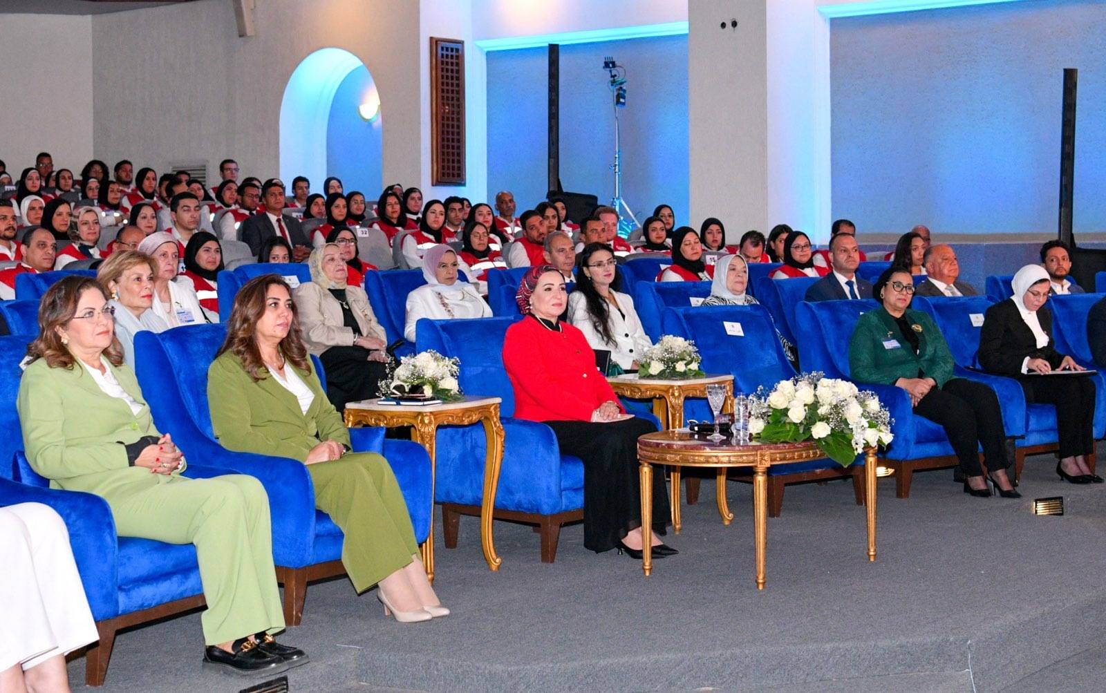 برئاسة شرفية من السيدة انتصار السيسي.. اختيار الدكتورة ألفت غراب في مجلس إدارة الهلال الأحمر المصري