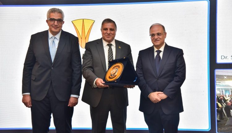 هيئة الدواء تكرم «الفرعونية» و«دلتا فارما» لمساهمتهما في إنجاح برنامج الامتياز لطلاب كليات الصيدلة